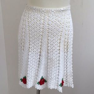 Vintage crochet apron with roses